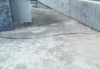 宿城楼顶漏水维修公司分享下如何解决卫生间隐蔽部位漏水的问题?